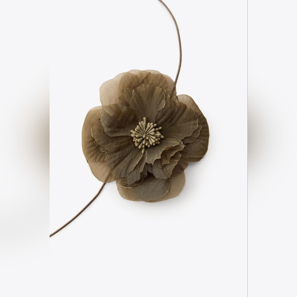 TULLE FLOWER NECK CORD - Picture 3 of 3